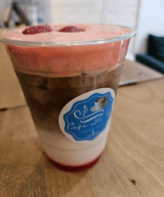 Soft-serve dessert with cookie